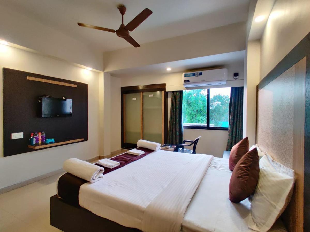 Hotel Ashwin Igatpuri, Pure Veg & Jain Food Extérieur photo
