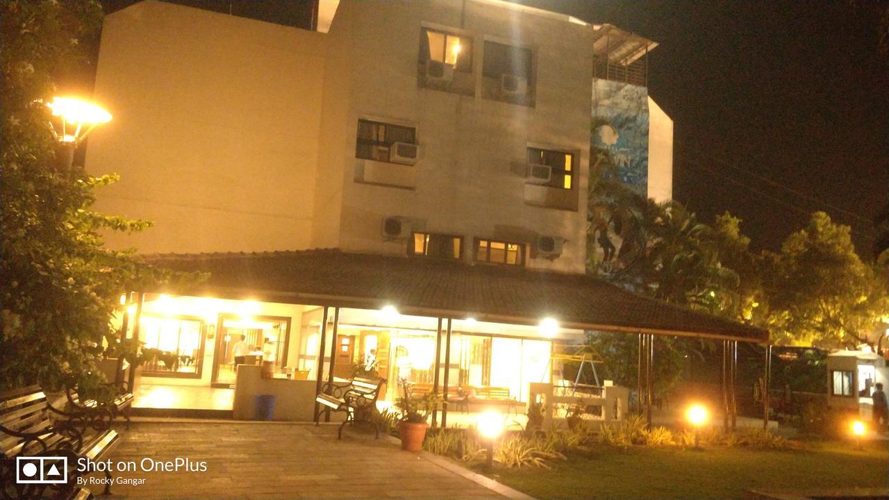Hotel Ashwin Igatpuri, Pure Veg & Jain Food Extérieur photo